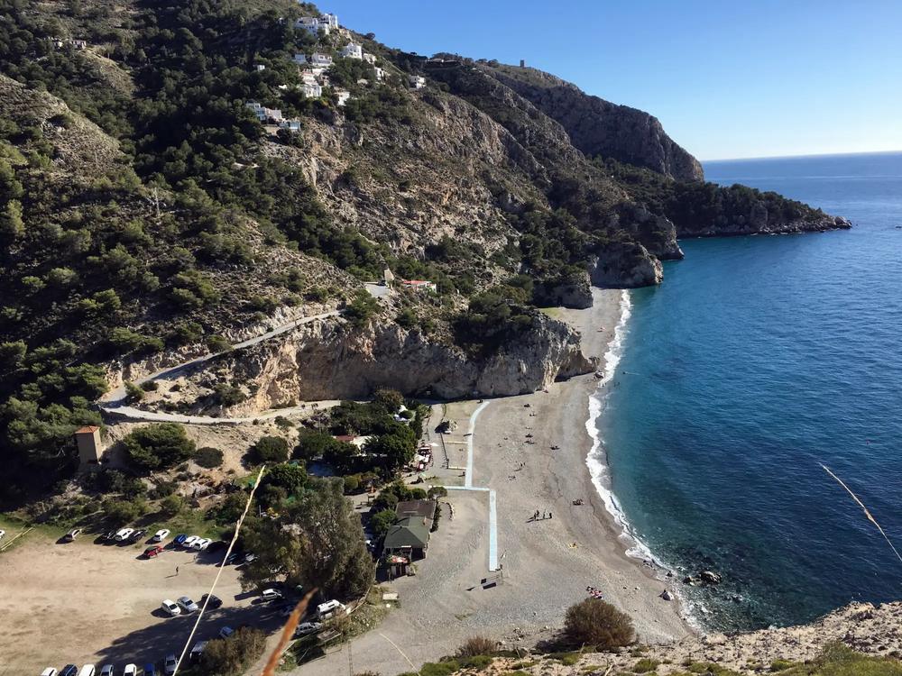 Playa Nudista de Cantarriján 🏖️ INFO, fotos y cómo llegar