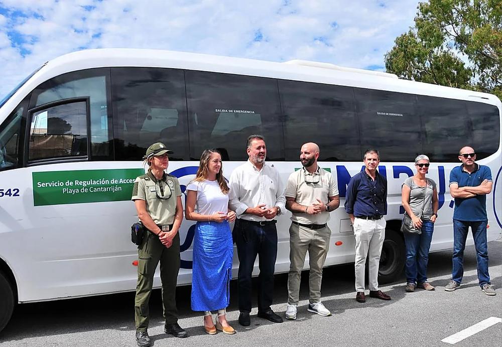 Playas de Granada: La lanzadera hasta la playa naturista de Cantarriján espera batir récord de usuar